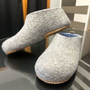 NEW Men's MIM Vivo
Barefoot Felted Wool
Slippers - Size Euro 43/
US 10.5